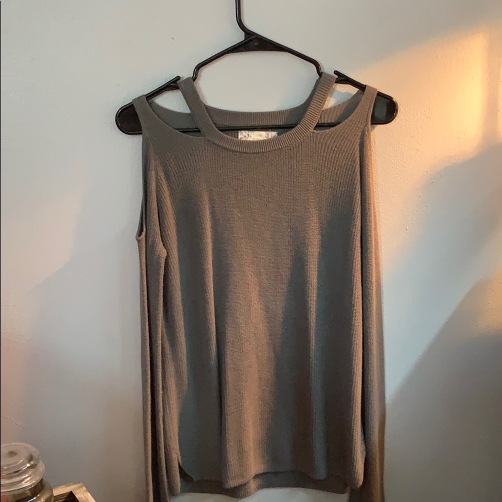 open shoulder long sleeve sweater